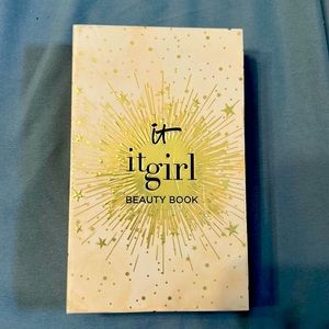 It cosmetics beauty book